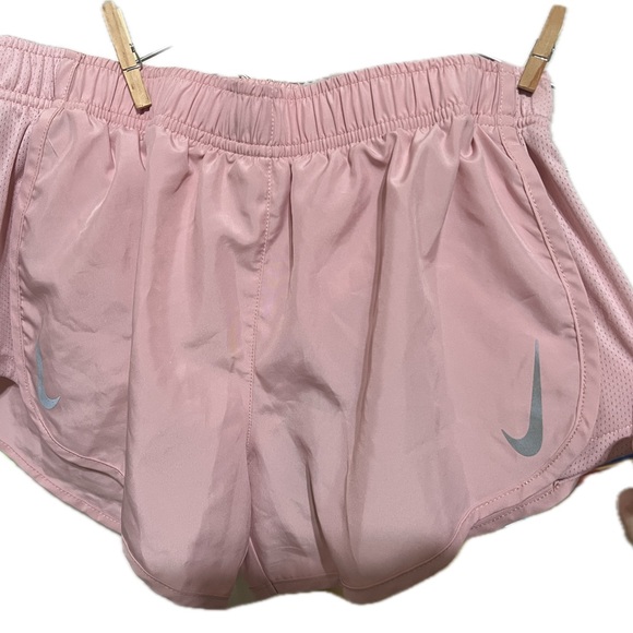 Nike Women's Soft Pink Sports Shorts - Picture 1 of 5
